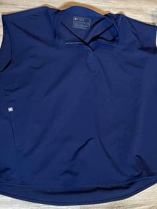 Figs Tops - FIGS Women's Rafaela Oversized Scrub Top - Night Sky - Size xxl EUC
